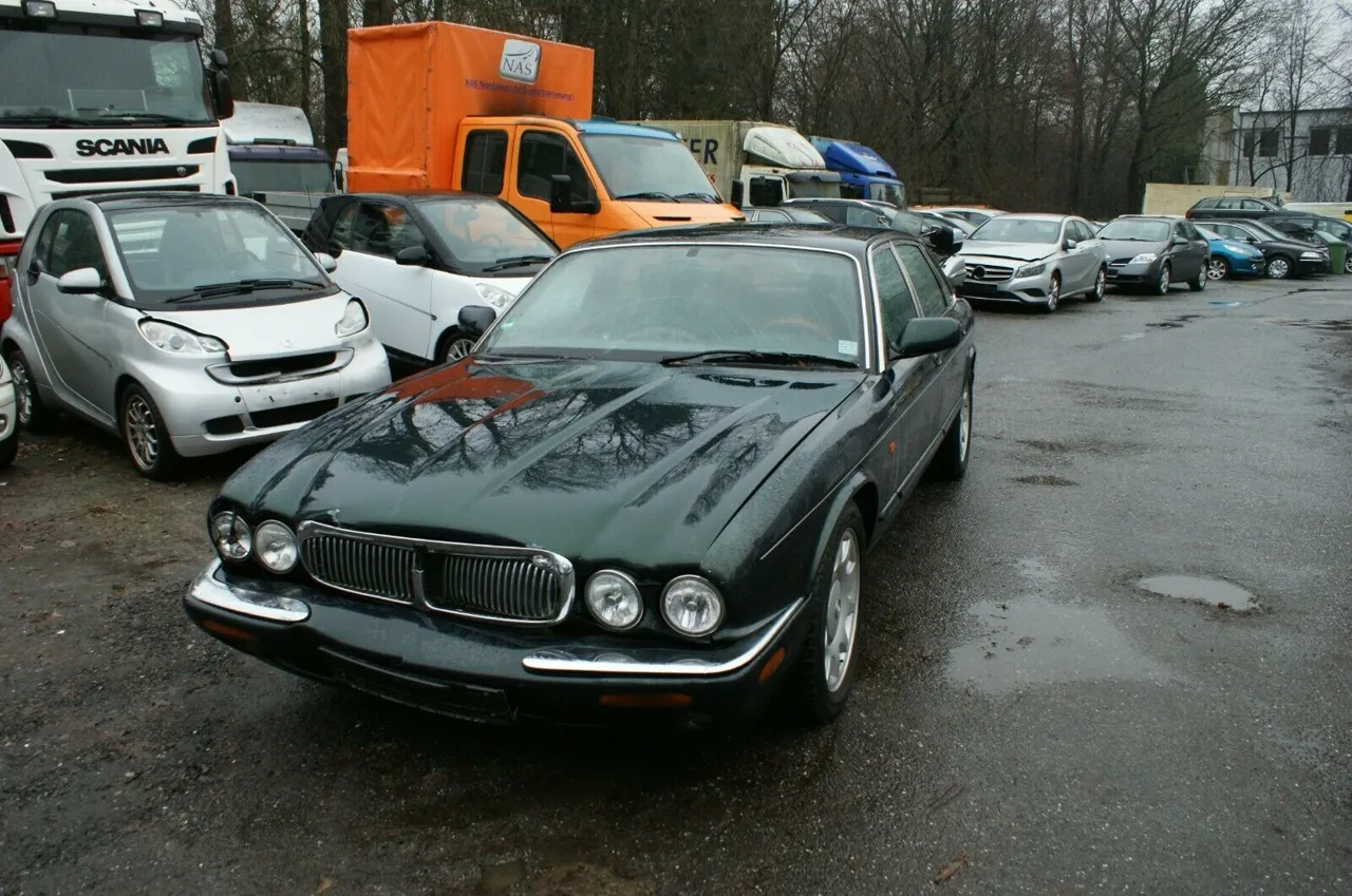 Jaguar XJ Executive