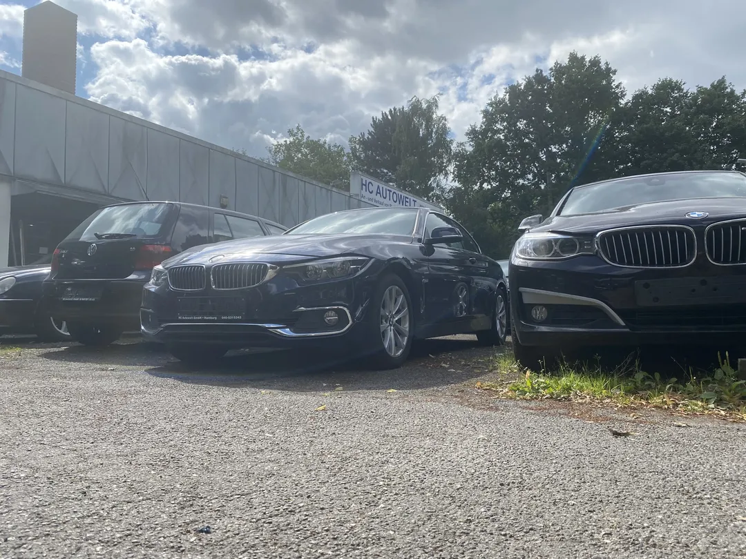 Titelbild das den Fuhrpark der HC Autowelt GmbH zeigt